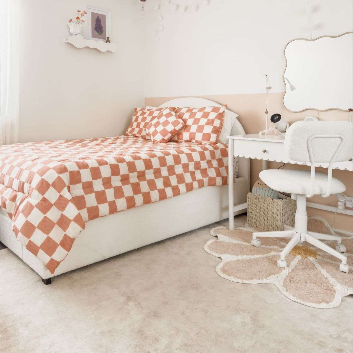 Maisie Scalloped Desk - White