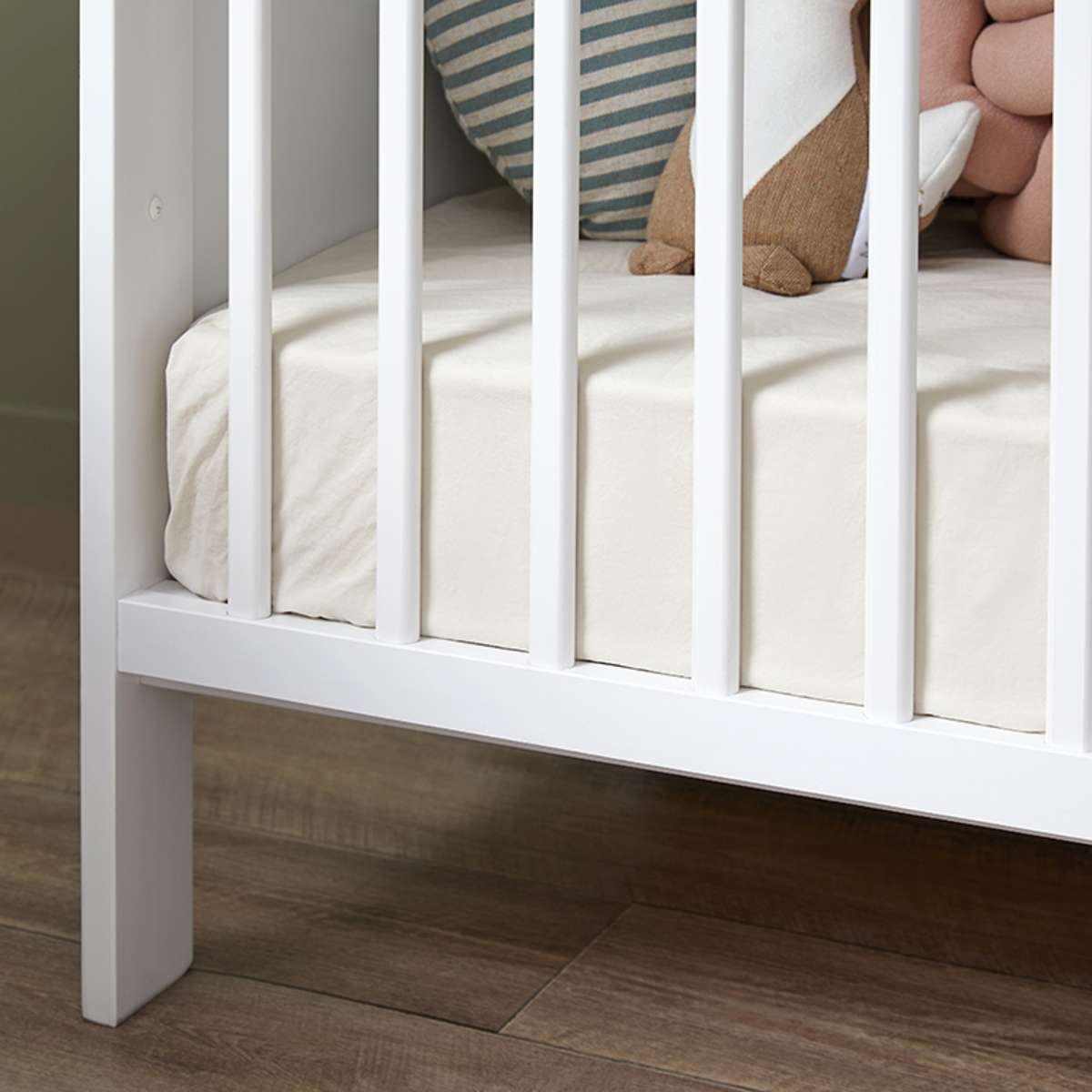 Aspiring Cot In White - Baby Cots Online At Mocka