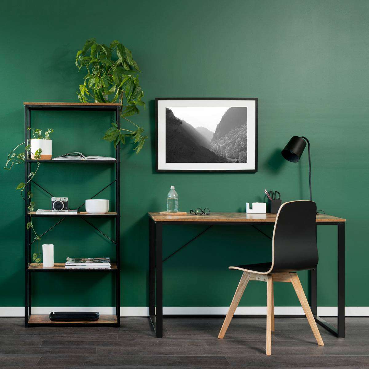 Dakota Desk