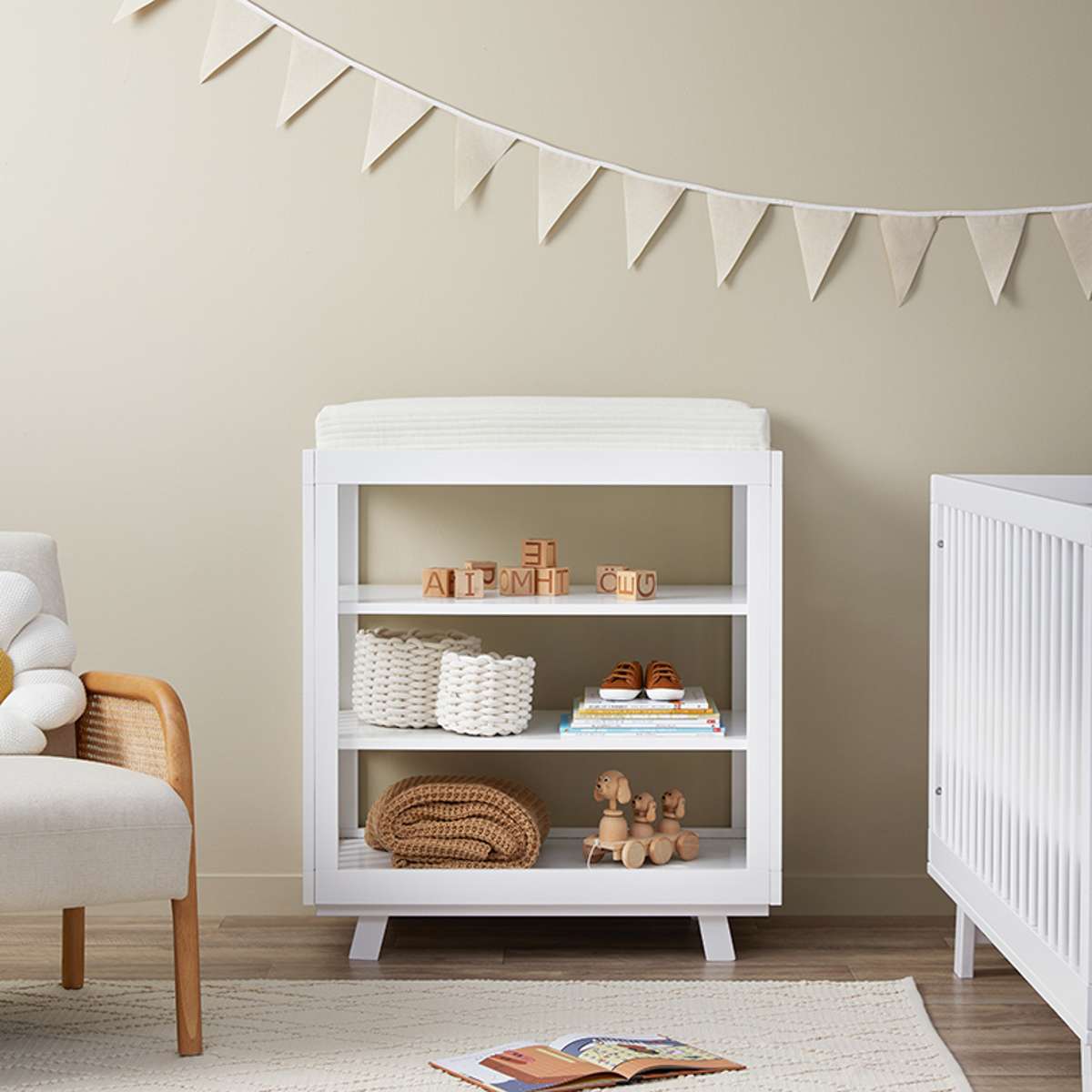 Aspen White Four Piece Nursery Set