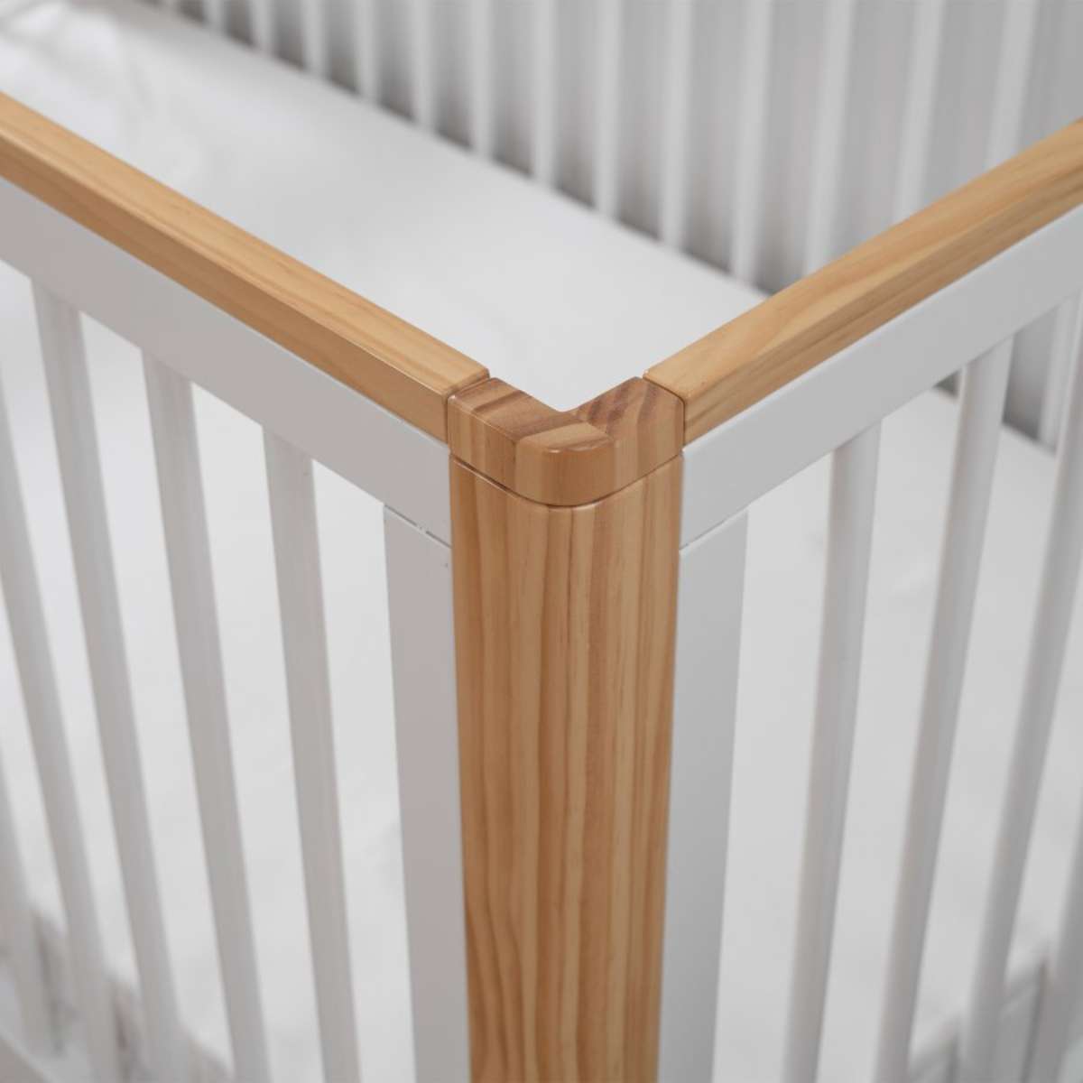 Tahoe Cot - White/Natural