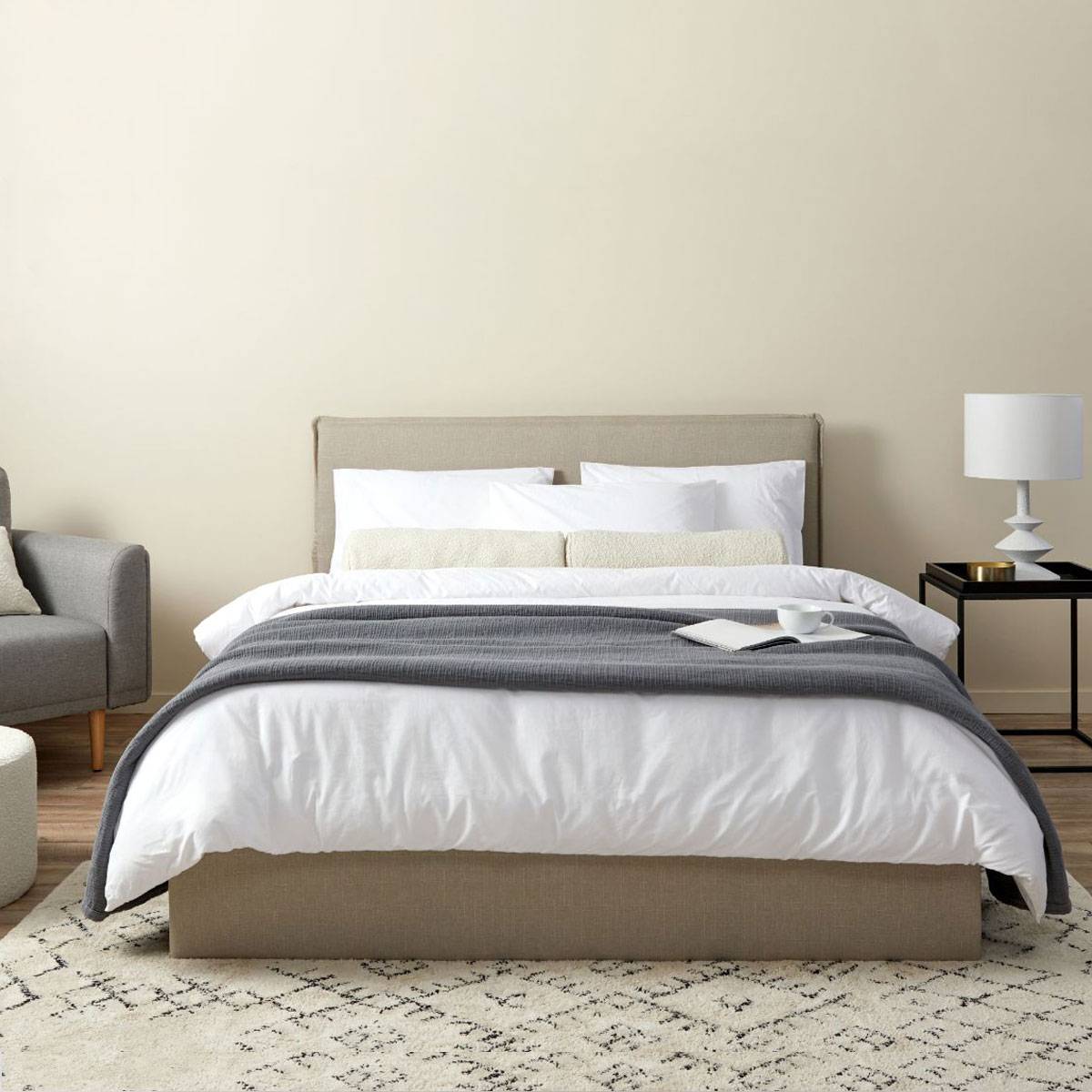 Peyton Queen Bed - Oatmeal