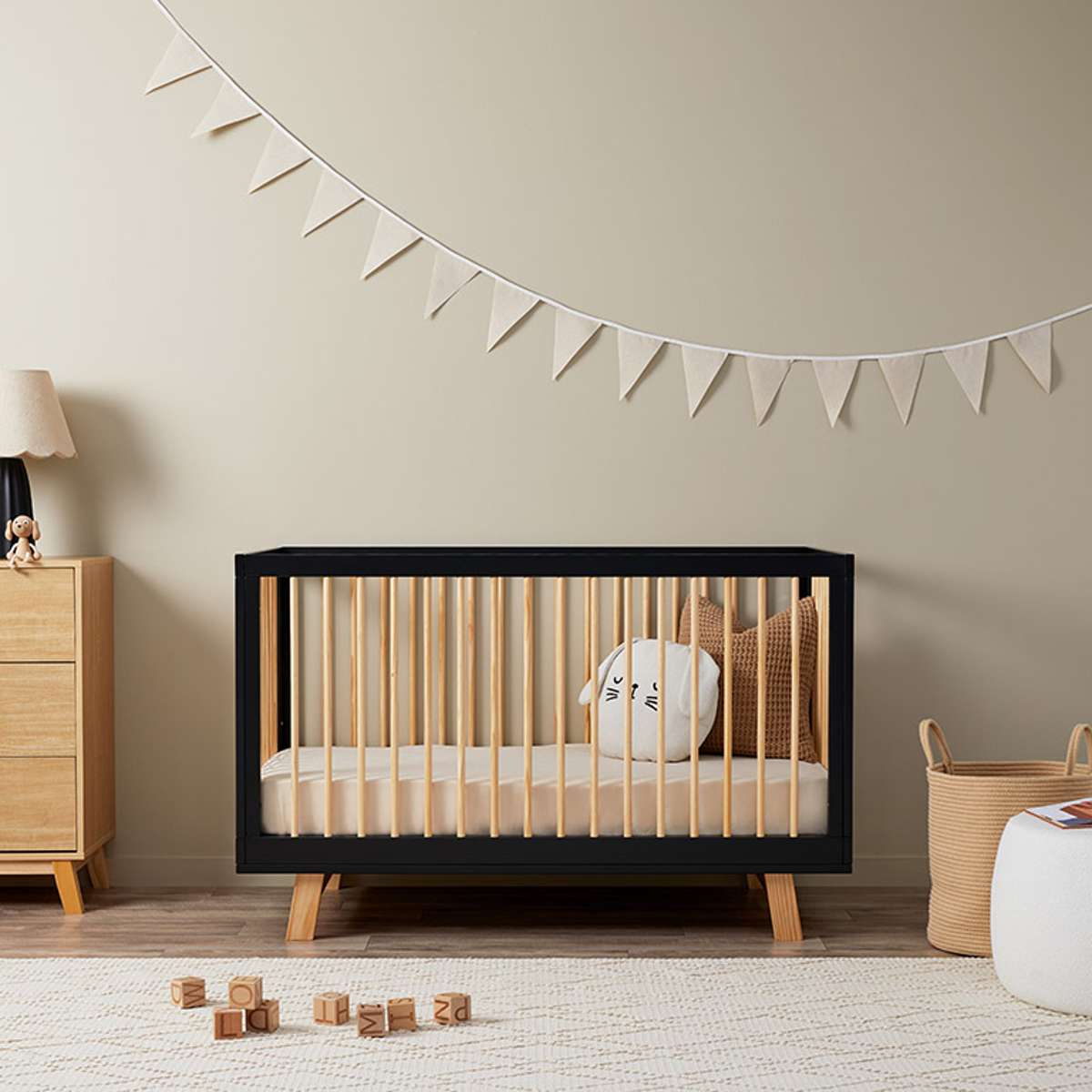 Aspen Black/Natural Six Piece Nursery Set