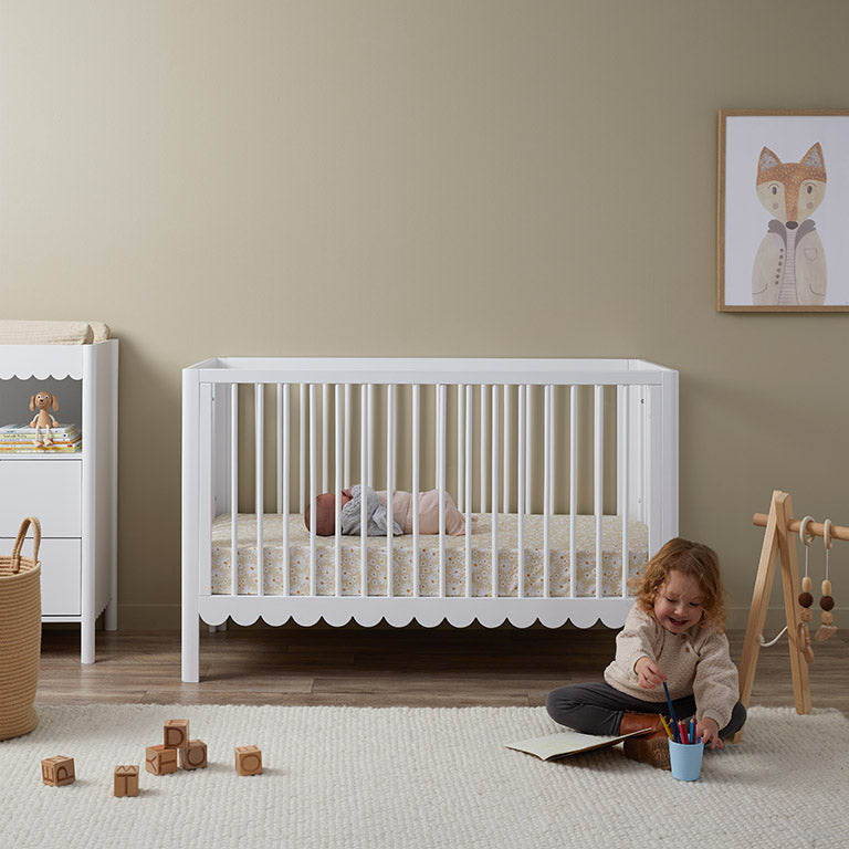 Maisie Scalloped Cot - White